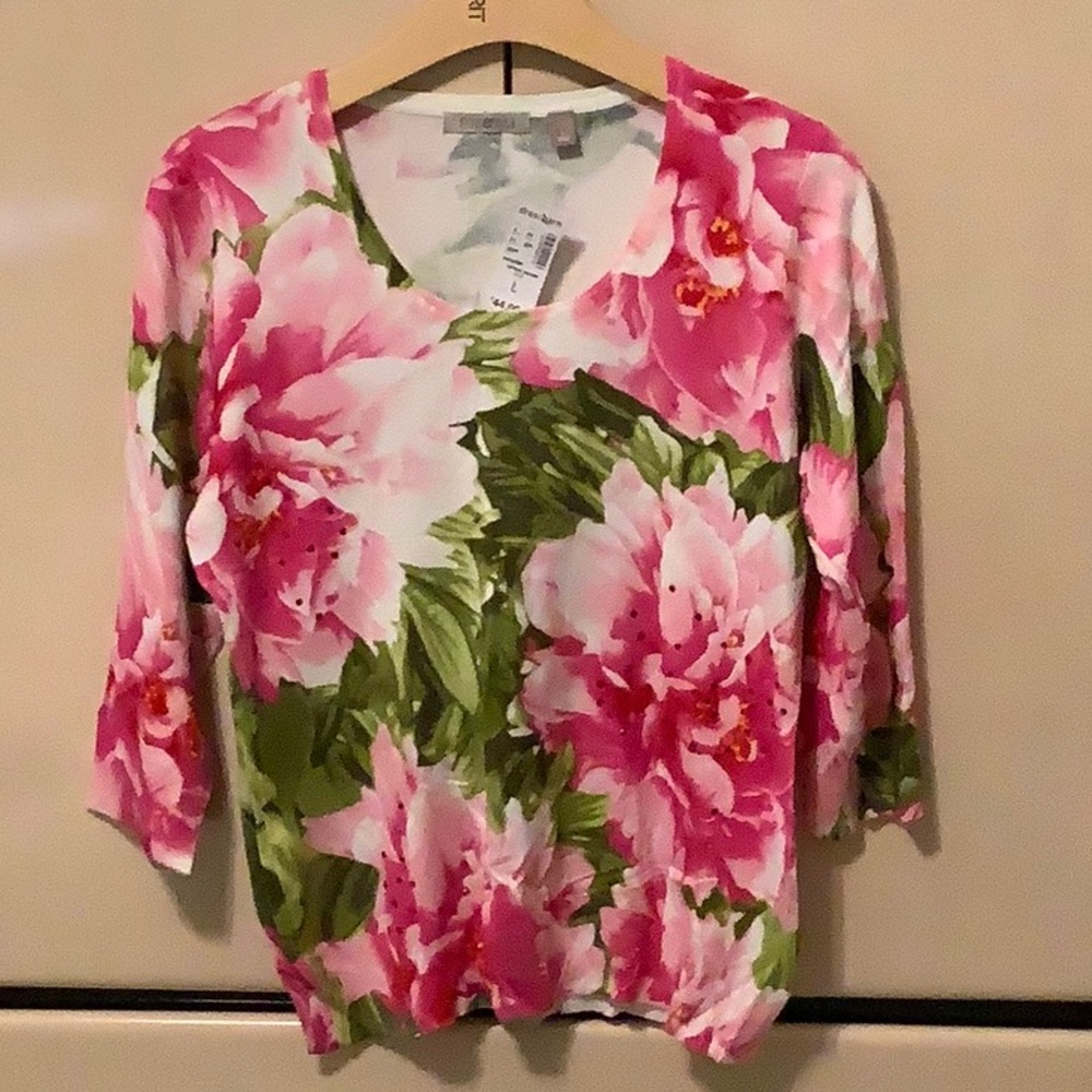 Lightweight knit spring floral sweater with pink beads.